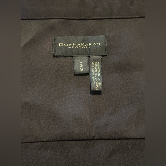 Donna Karan Black Fitted Asymmetrical Blouse Large Front Button - Picture 9 of 11